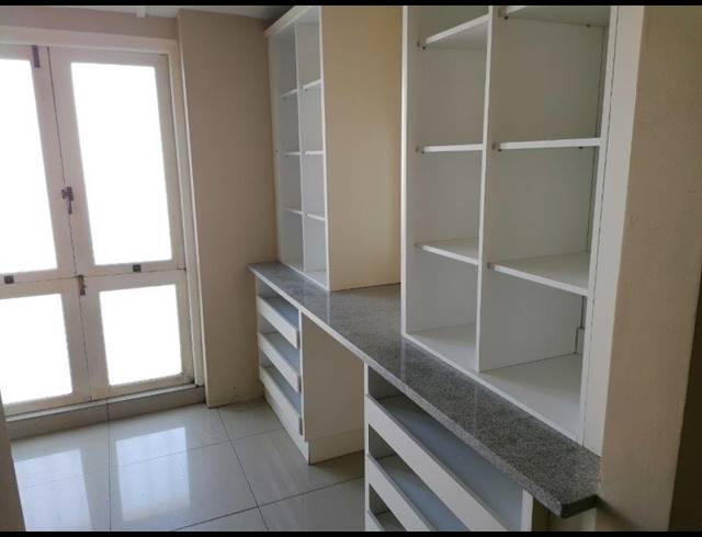 2 BEDROOM APARTMENT TO LET IN POINT WATERFRONT